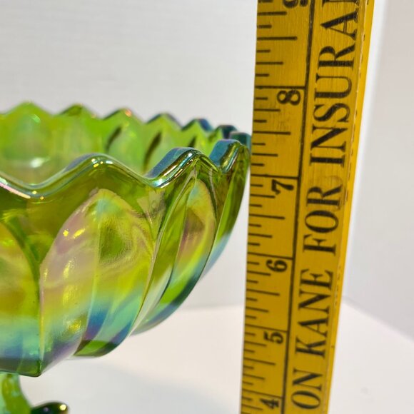 Green Carnival Glass Compote Dish With Swirled Stem Design & Scalloped Edge Vint - Picture 2 of 8